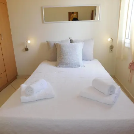 Ferienhaus Sweet In Nea Chora, Balcony & Mountain View, Steps From The Sea